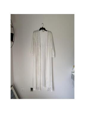 Women’s Gilead Vintage Robe  Maxi Lace Accents White Medium
